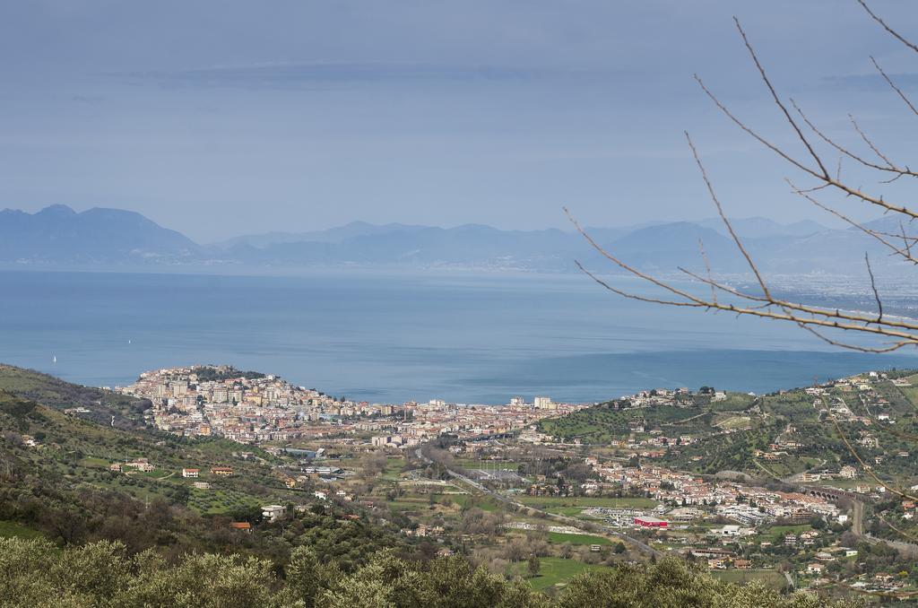 Al Casale Dei Nonni Acomodação com café da manhã Laureana Cilento Exterior foto