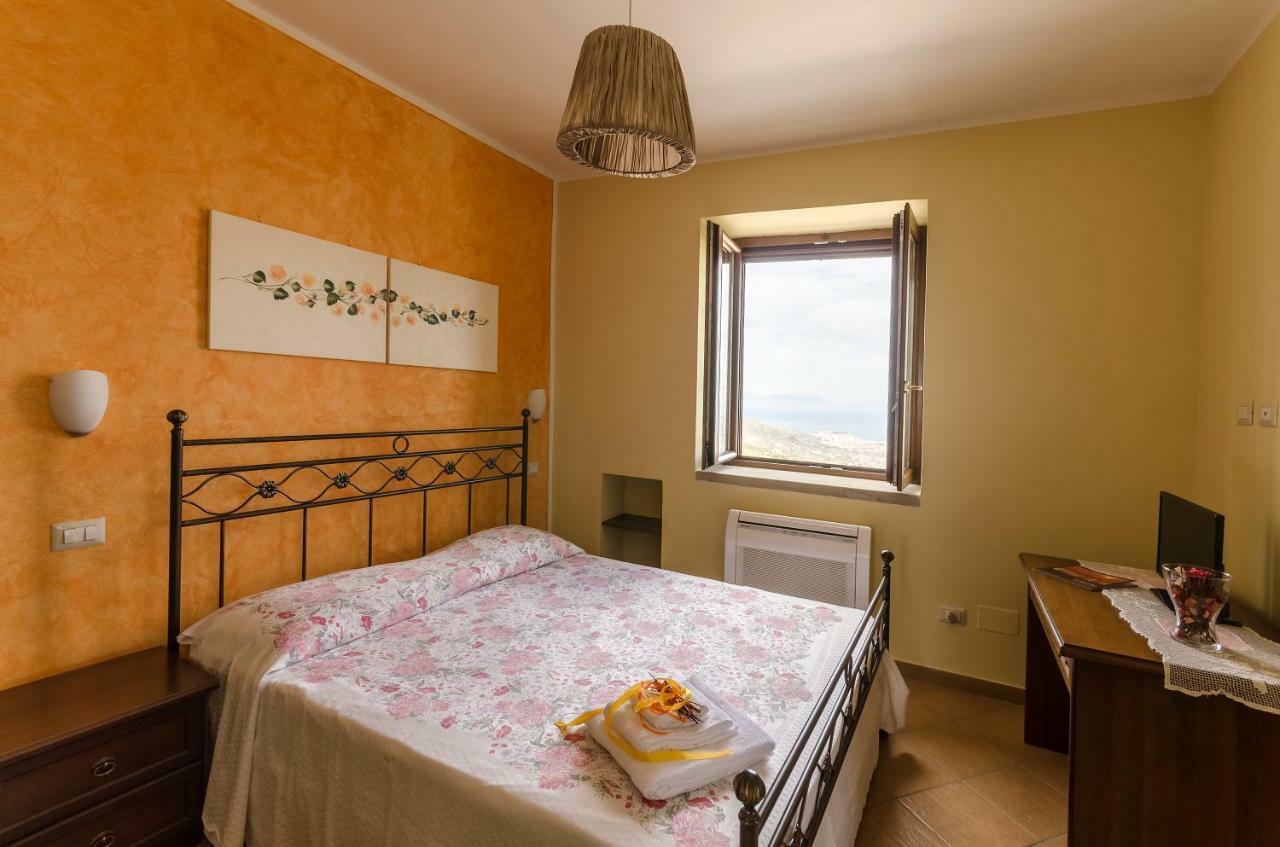Al Casale Dei Nonni Acomodação com café da manhã Laureana Cilento Exterior foto
